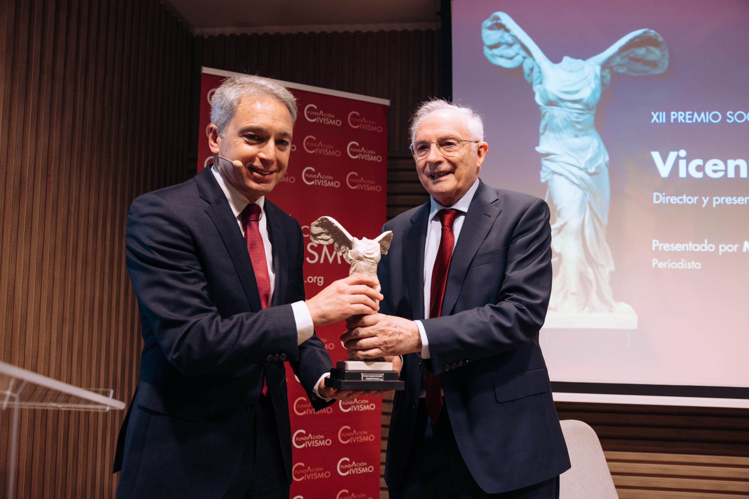 Vicente Vallés recibe el Premio Sociedad Civil 2025 de la Fundación Civismo